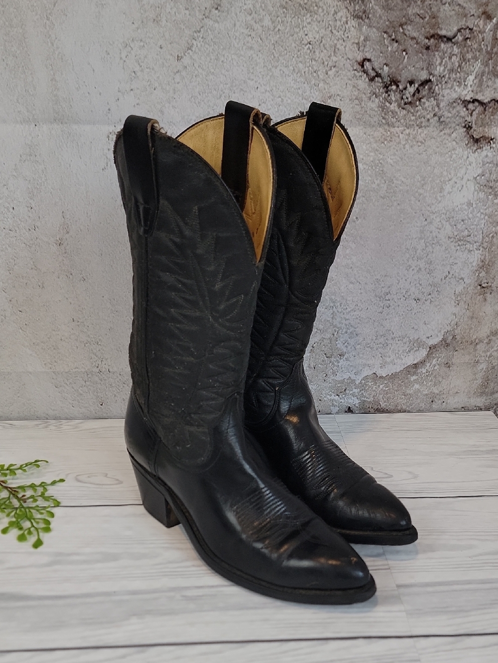 Wrangler Western Cowboy Boots for Women - Black Classic Leather Size 7 Vintage